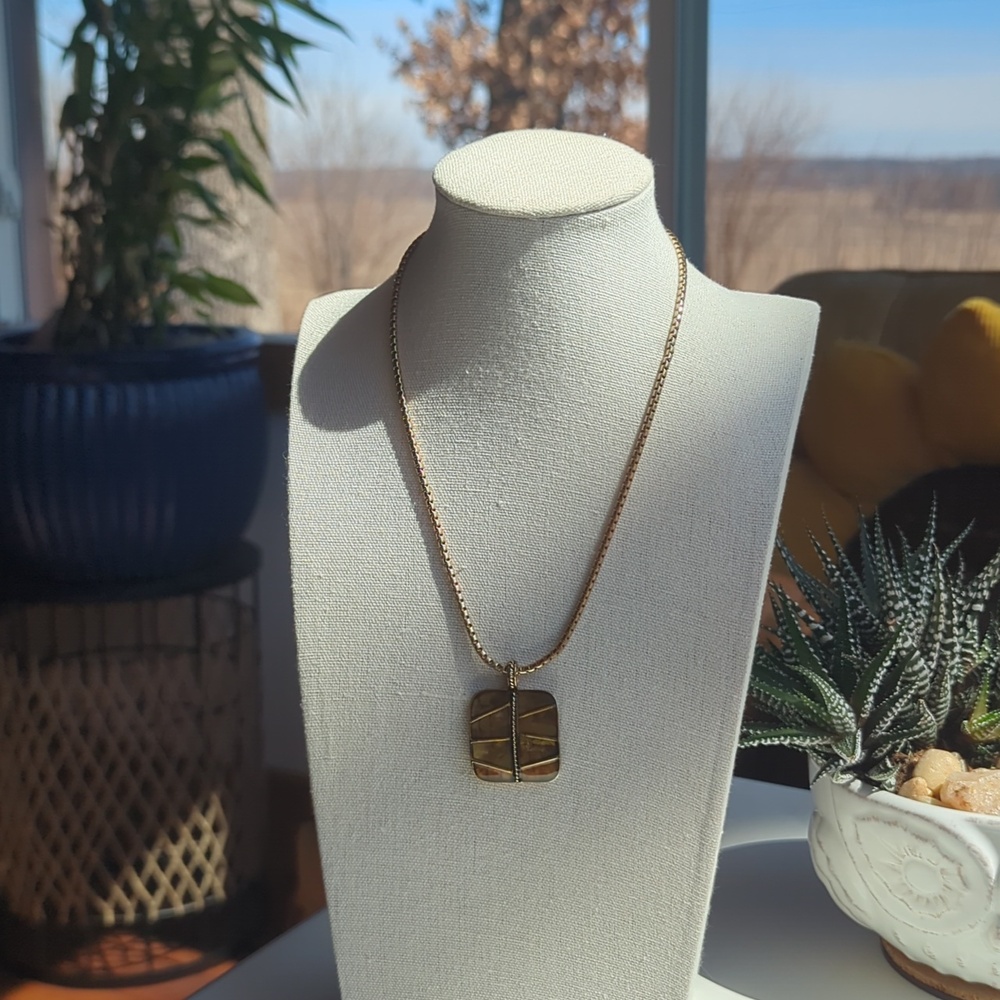 Vintage Monet Pendant/Necklace, Size 16" Adjustable